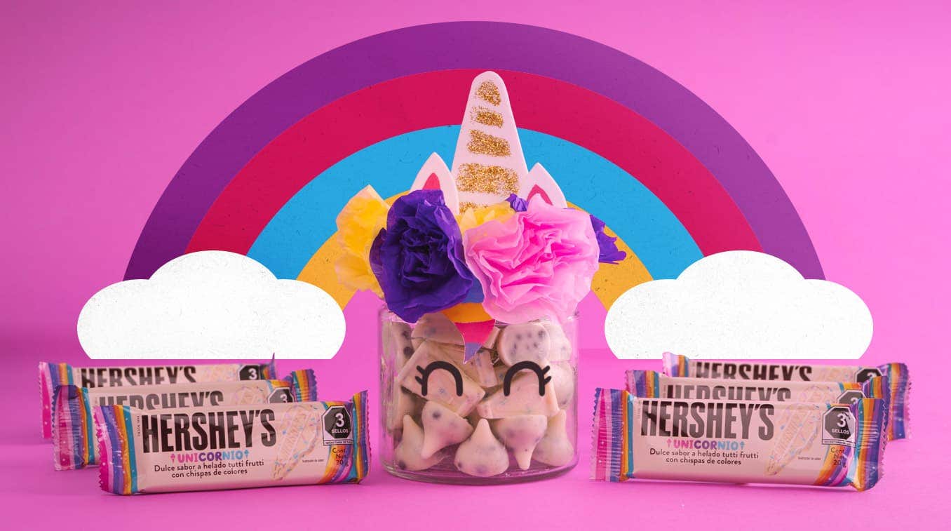 Frascos de unicornio con dulces de HERSHEY’S