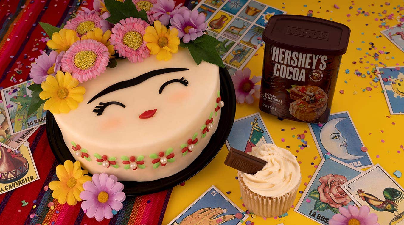 Pastel de Chocolate HERSHEY'S temático de Frida Kahlo