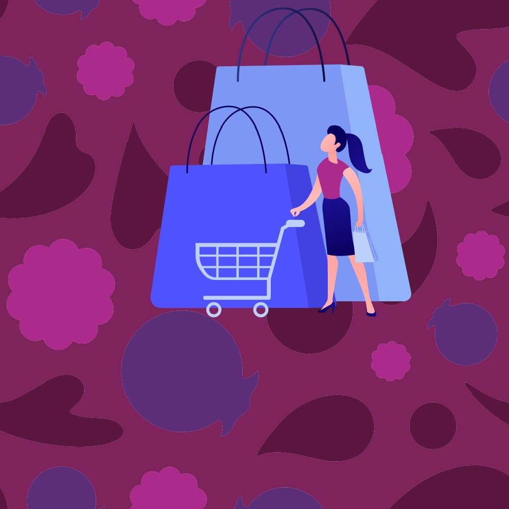 Cuadrado morado con la ilustración de una mujer con un carrito de compras con un par de bolsas de compras detrás de ella.